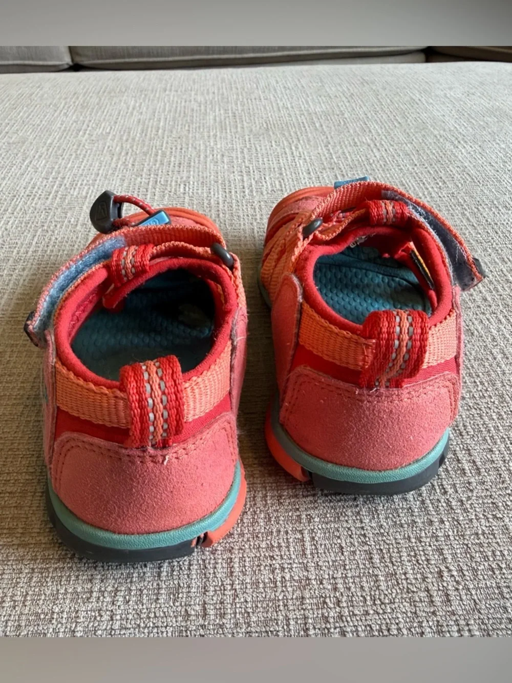 Keen Newport Girls Size 9 - Picture 3 of 8